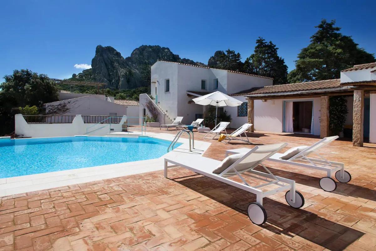 Charming House In San Pantaleo Appartement Olbia