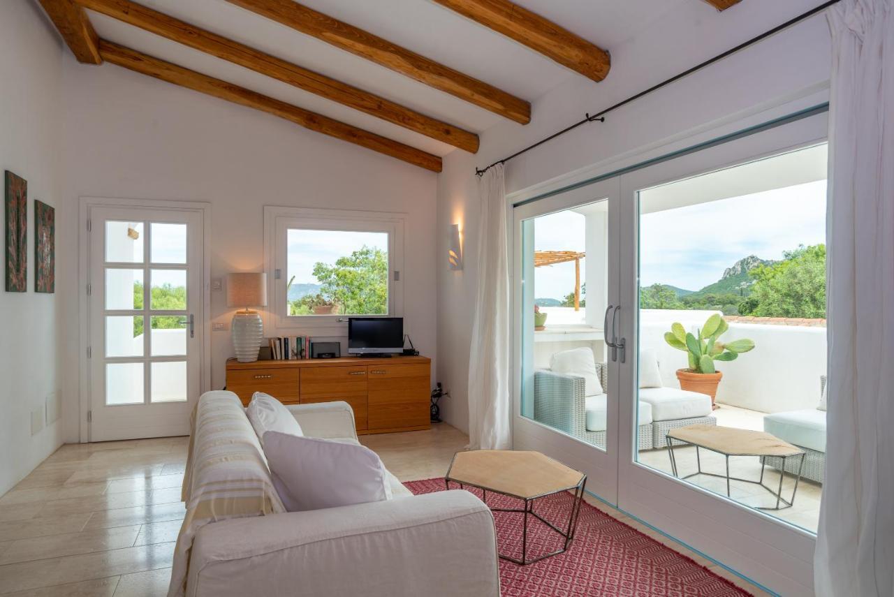 Charming House In San Pantaleo Appartement *