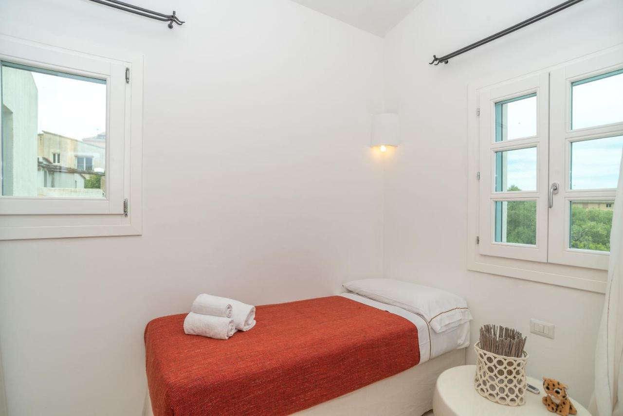 Charming House In San Pantaleo Appartement